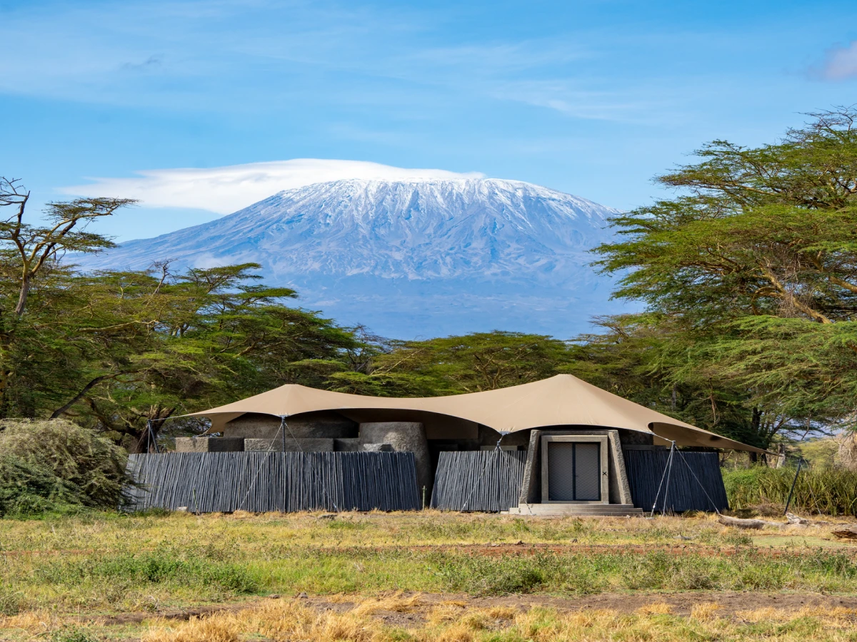Lodges vs. Tented Camps: Choosing Your Perfect East Africa Safari Stay
